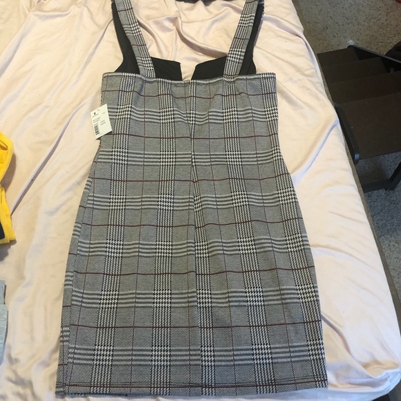 Dress - Picture 2 of 3